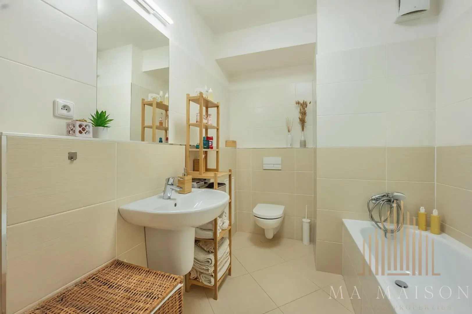 Prodej bytu 2+kk o výměře 54m² - Praha - Dolní Měcholupy