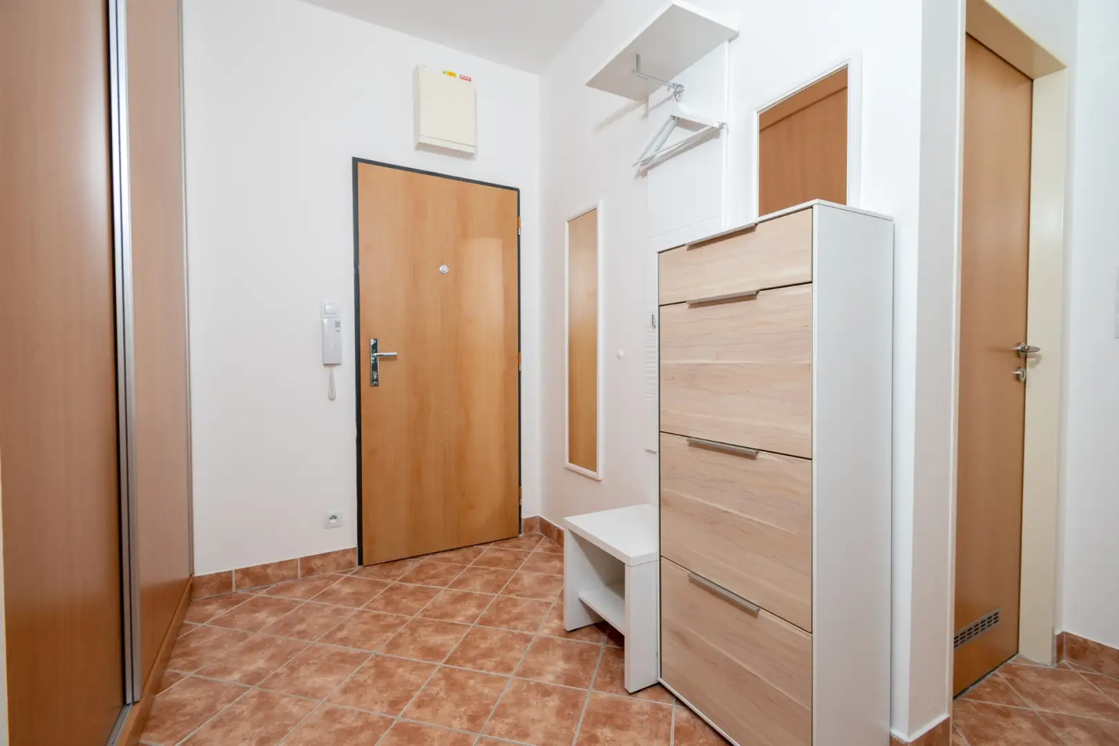 Pronájem bytu 2+kk/T/G o velikosti 52 m² - Praha - Vysočany