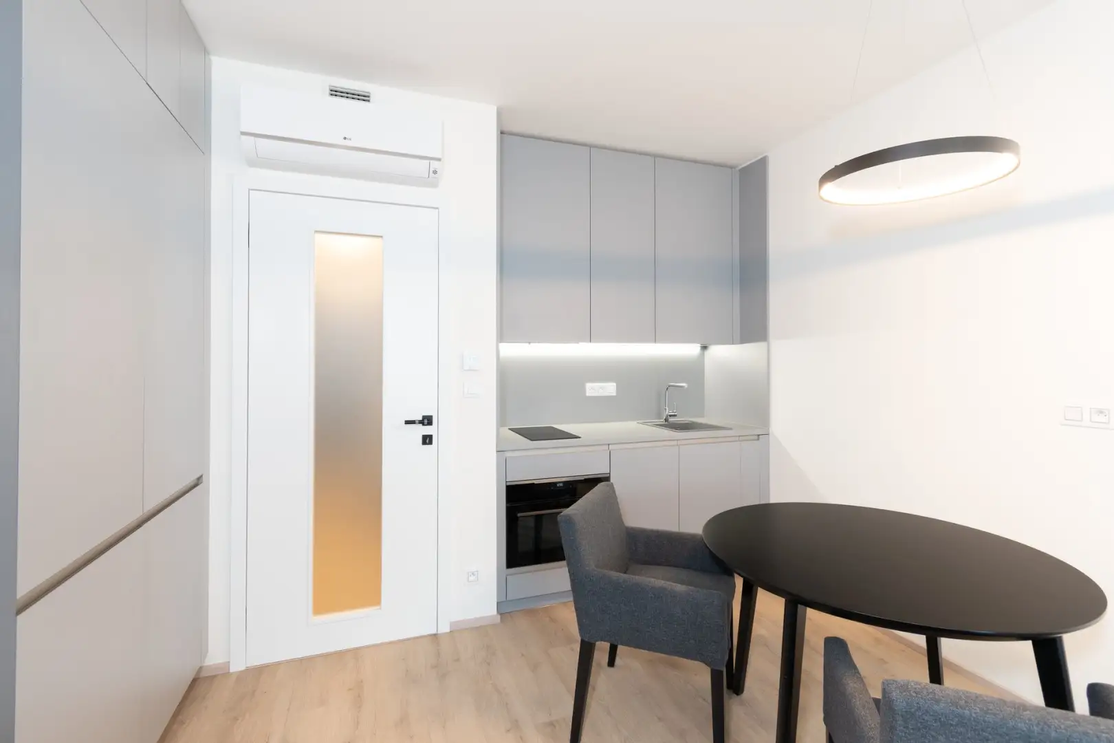 Pronájem bytu 1+kk 39 m², Praha - Žižkov