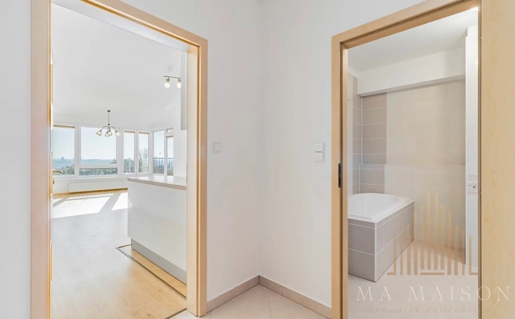Pronájem světlého bytu 3+kk/G/L s výměrou 95 m², Praha 8