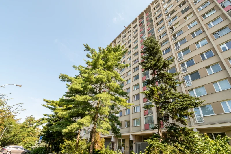 Pronájem bytu 2+kk, 45 m² - Praha - Kobylisy