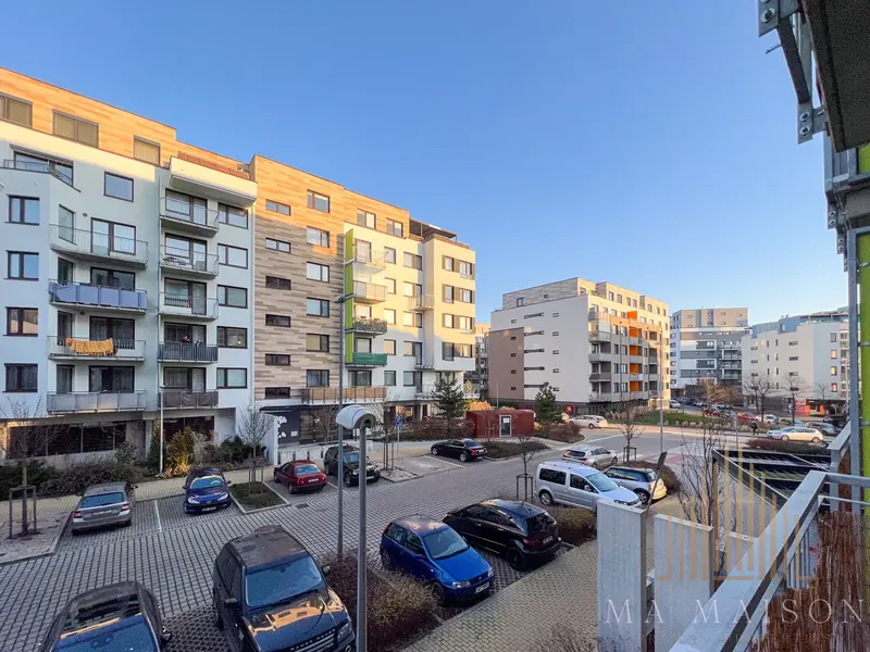 Pronájem bytu 1+kk/B o výměře 32 m2 Praha Střížkov