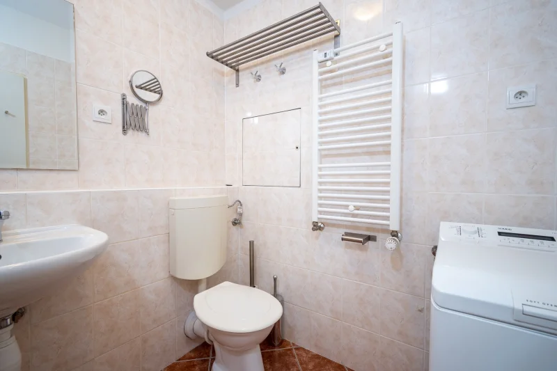 Nabízíme k pronájmu byt 1+kk, ulice Hnězdenská 767/2, Praha - Troja