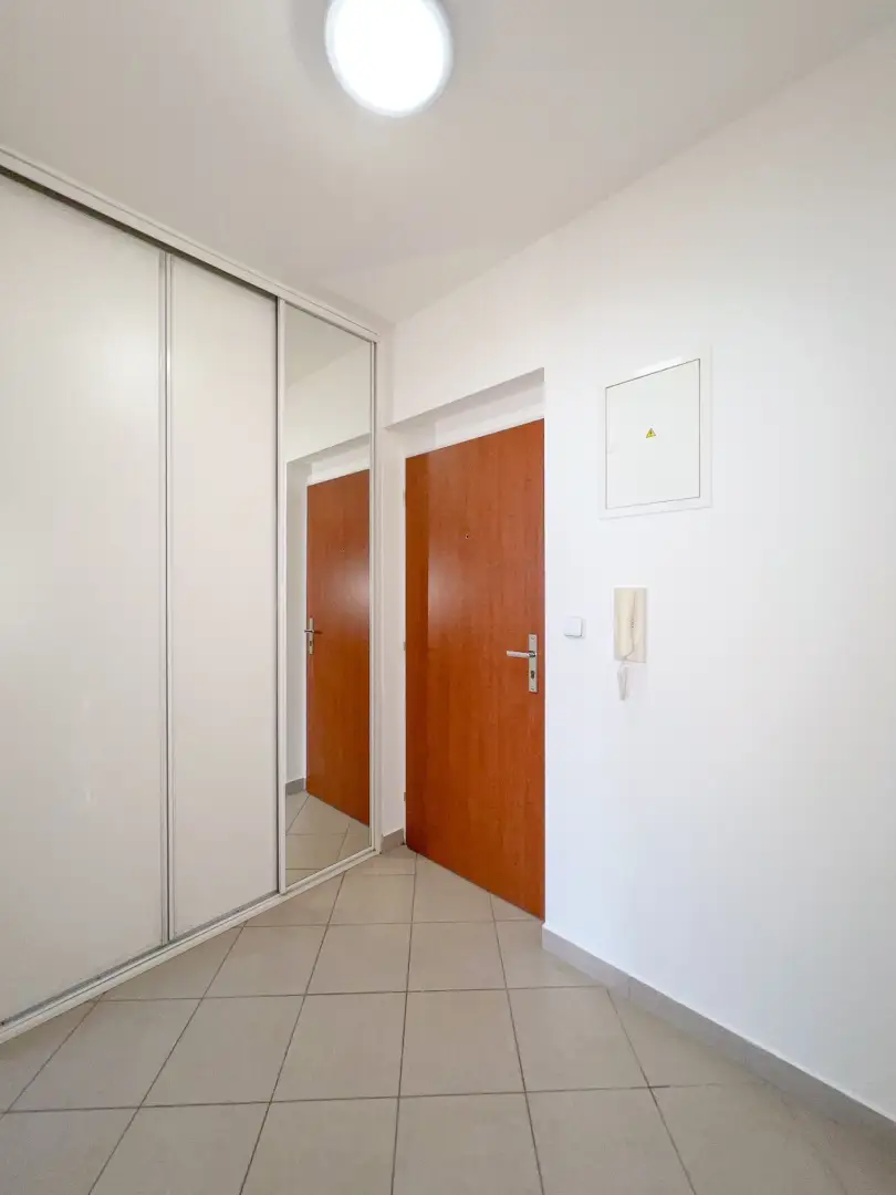 Pronájem bytu 2+kk, 40,6m2, ulice Přípotoční 1528/2, Praha - Vršovice