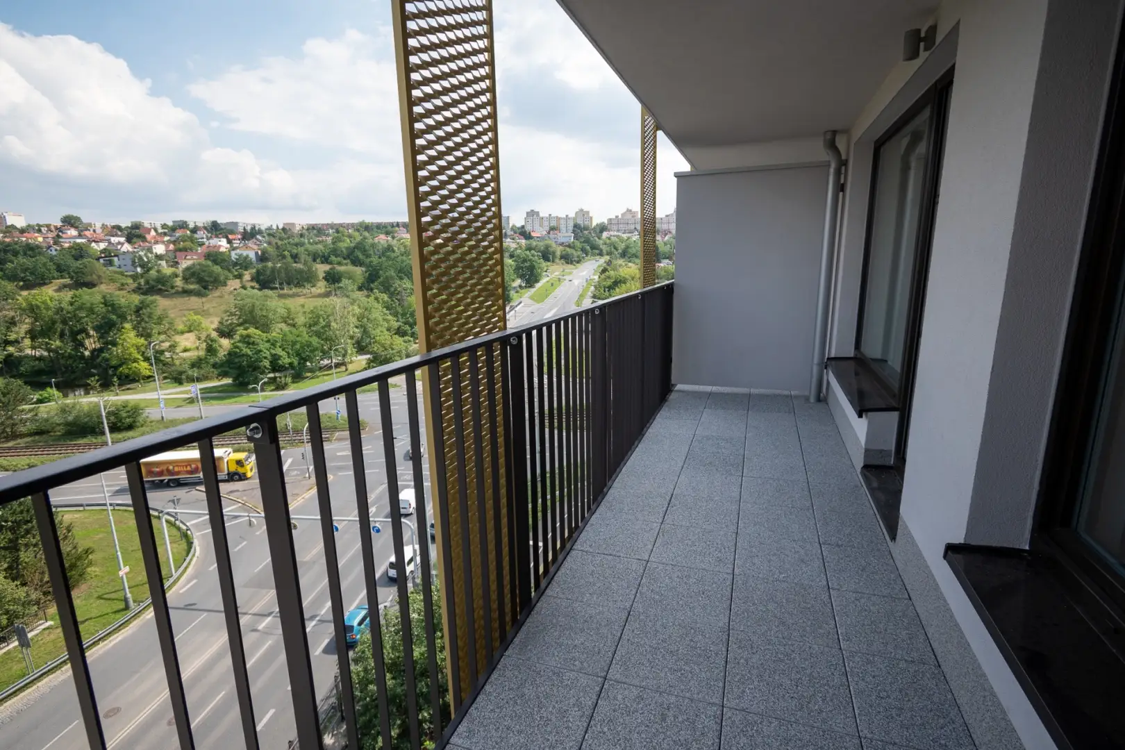 Pronájem bytu 2+kk/B/S o velikosti 57m² - Praha - Modřany
