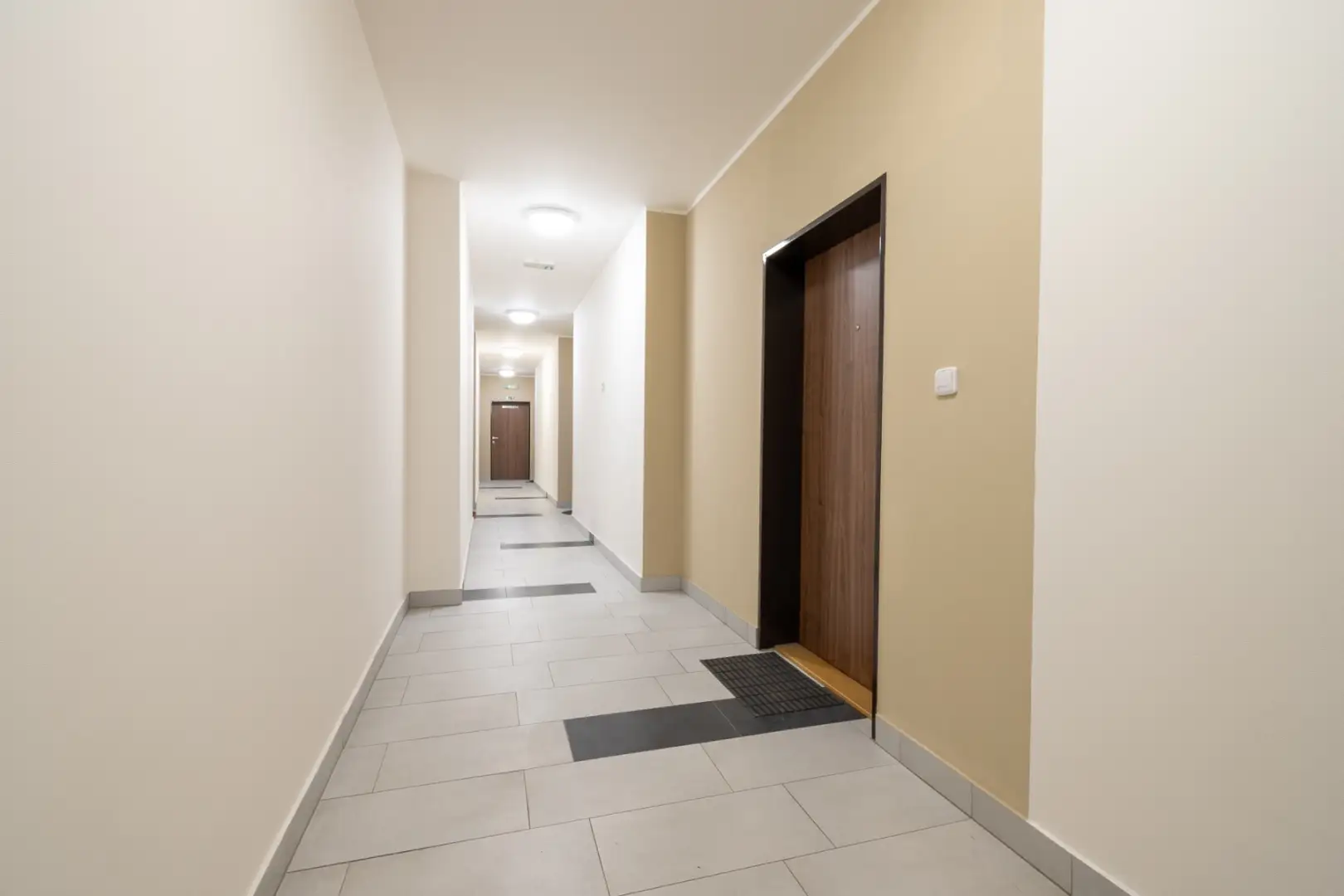 Pronájem bytu 2+kk/B/G o výměře 55m² - Praha - Střížkov
