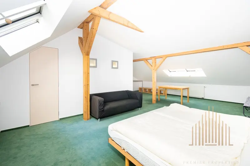 Pronájem mezonetového bytu 2+kk, 103m², Pod Vilami, Praha Nusle