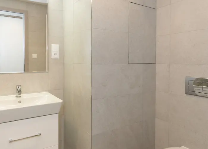 Pronájem bytu 1+kk 32 m², Praha - Hloubětín