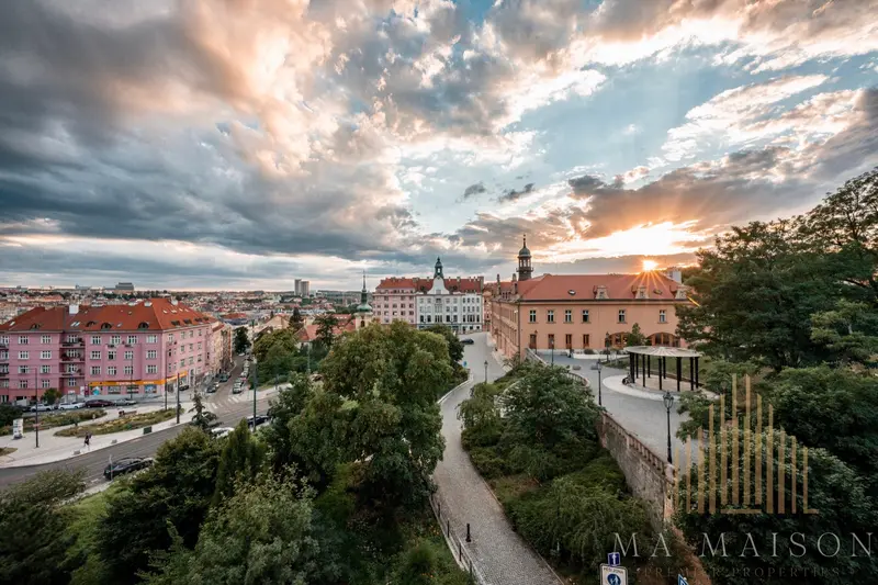 Pronájem bytu 3+kk, 84m², ulice Holandská, Praha - Vršovice