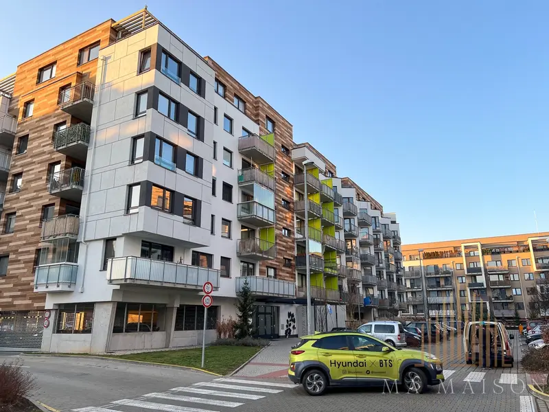 Pronájem bytu 1+kk/B o výměře 32 m2 Praha Střížkov