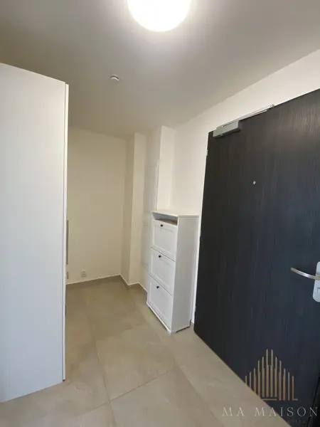 Pronájem bytu 1+kk/B, 33 m2, zařízený/nezařízený, Praha 7 - Holešovice