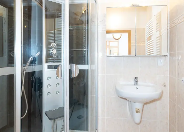 Pronájem bytu 2+kk/B, parkování, 44 m², Dobřejovice