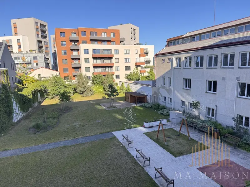 Pronájem bytu 1+kk/B, 33 m2, nezařízený, Praha 7 - Holešovice