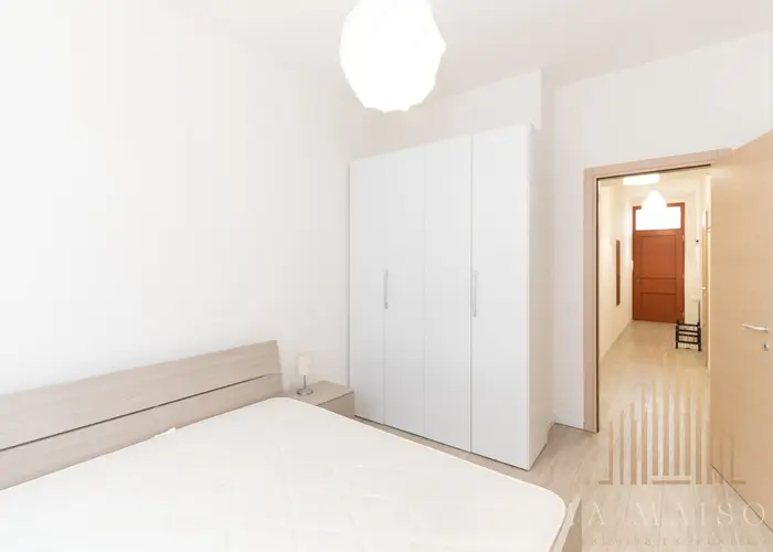Pronájem bytu 2+kk 50 m², Praha - Nusle