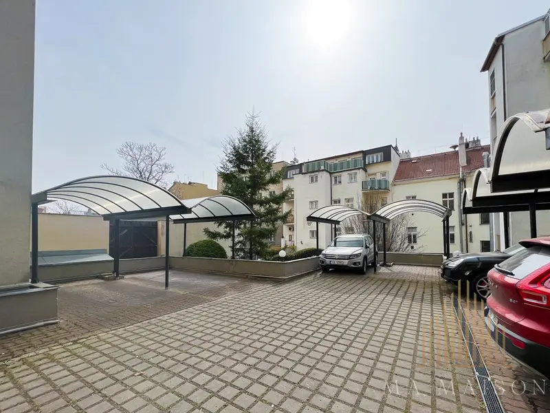 Pronájem bytu 3+kk, 84m², ulice Holandská, Praha - Vršovice