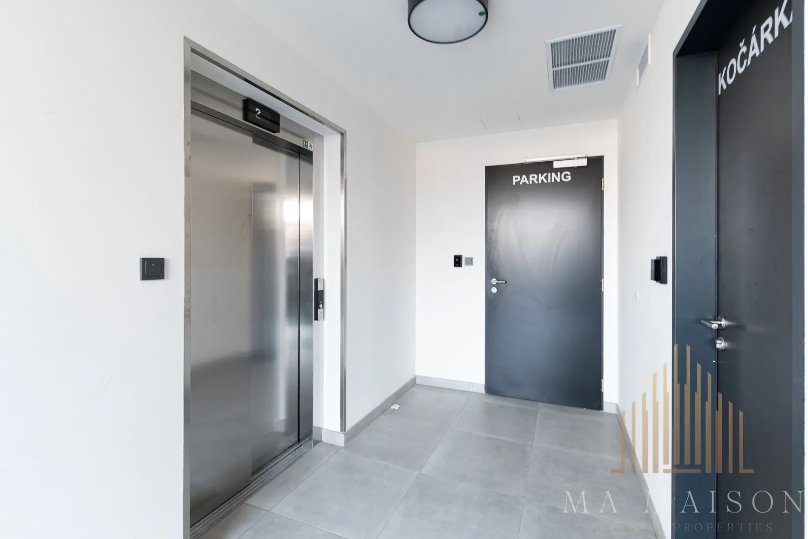 Pronájem garážového stání 13 m², Praha - Prosek