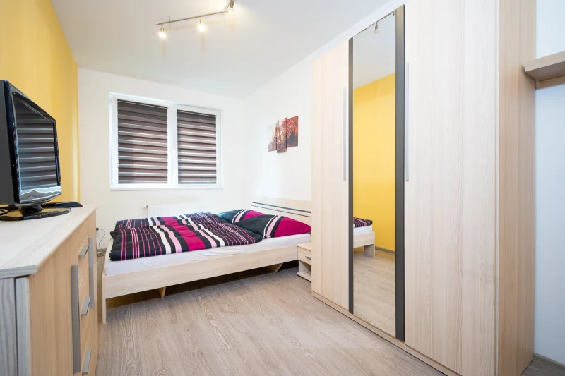 Pronájem bytu 2+kk, 48 m² - Praha - Dolní Měcholupy