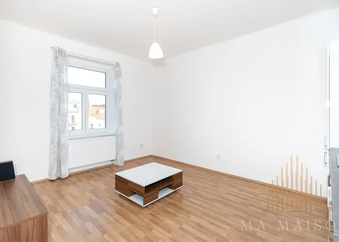 Pronájem bytu 2+kk, 39 m² - Praha - Vysočany