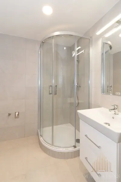 Pronájem bytu 1+kk 32 m², Praha - Hloubětín