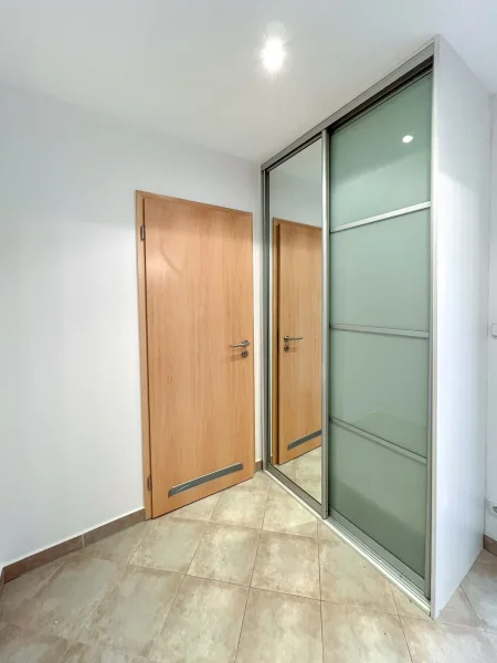 Pronájem bytu 1+kk, 52 m², ulice Mattioliho - Praha - Záběhlice