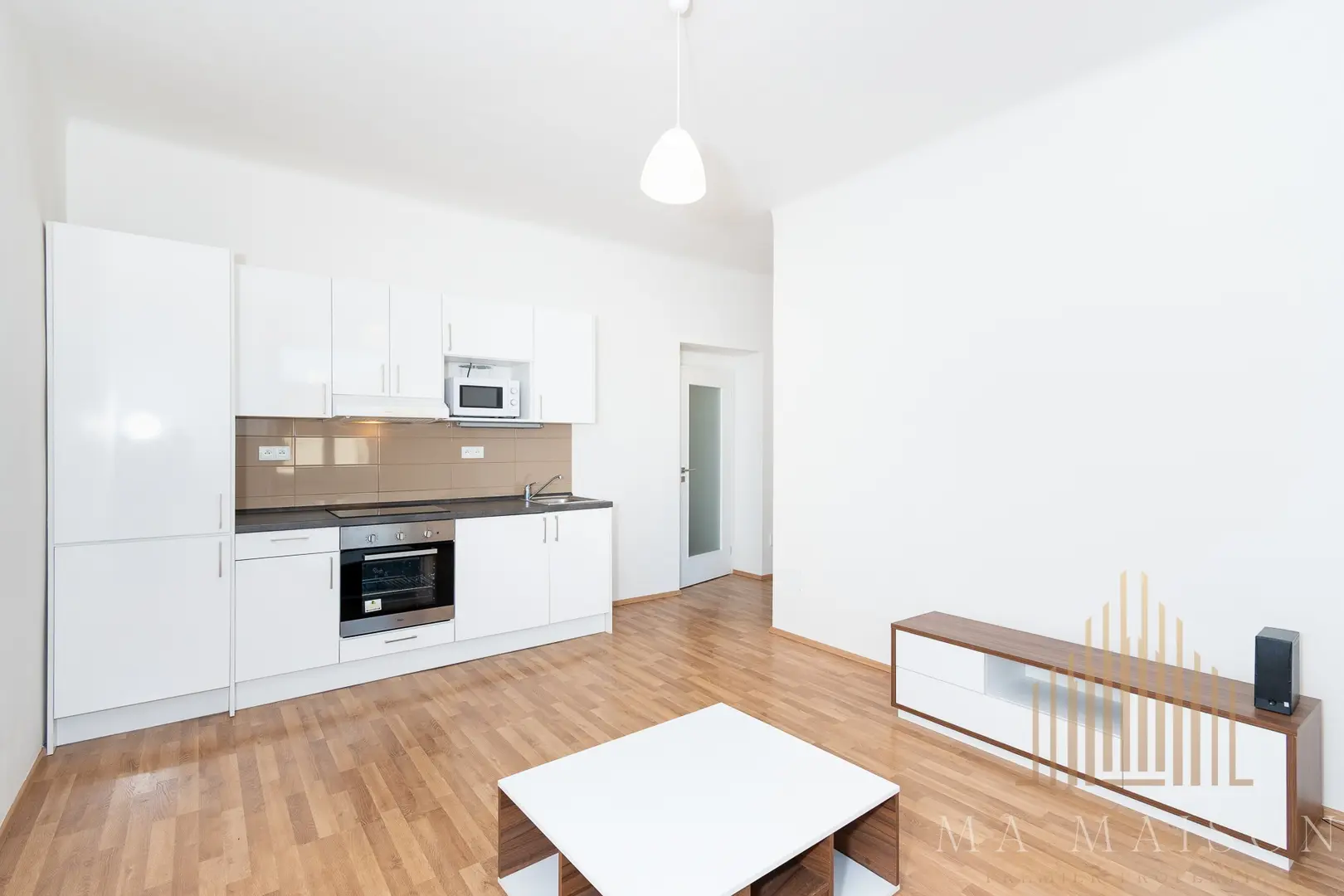 Pronájem bytu 2+kk, 39 m² - Praha - Vysočany