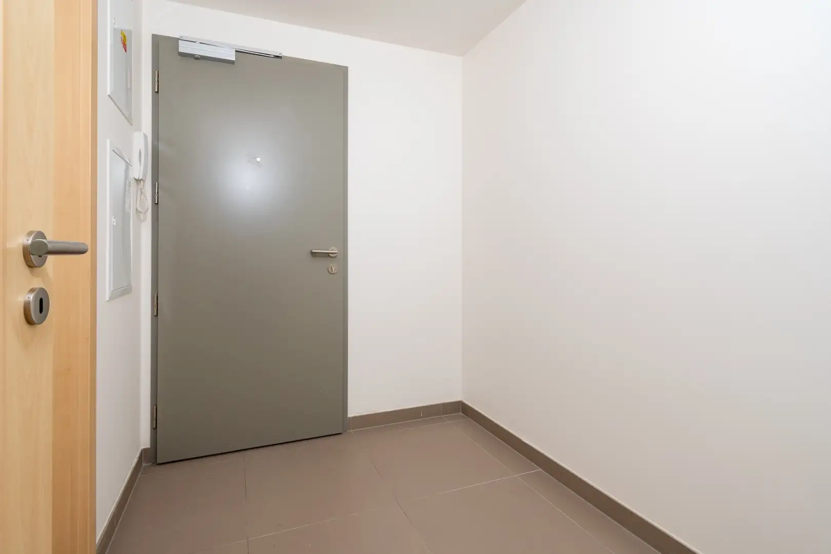 Pronájem bytu 1+kk s balkonem o výměře 42m²  Praha - Žižkov