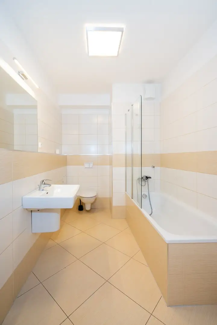 Pronájem byty 1+kk, 56 m² - Praha - Vysočany