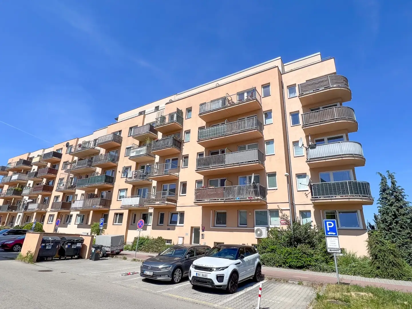 Podnájem bytu 1+kk, ulice Dobrovolného 646/2, Praha - Černý Most