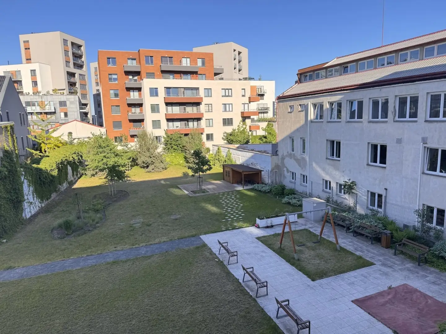 Pronájem moderního bytu 1+kk, 33 m2 + balkon,  Praha 7 - Holešovice