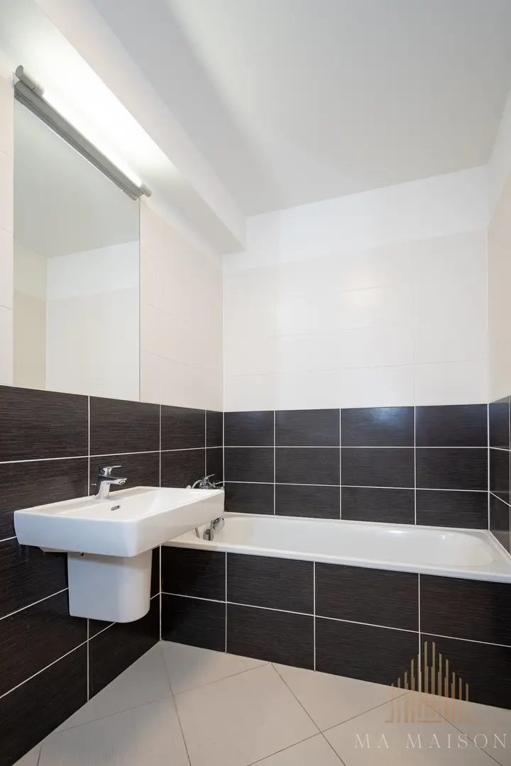 Pronájem bytu 1+kk/B o výměře 32 m2 Praha Střížkov
