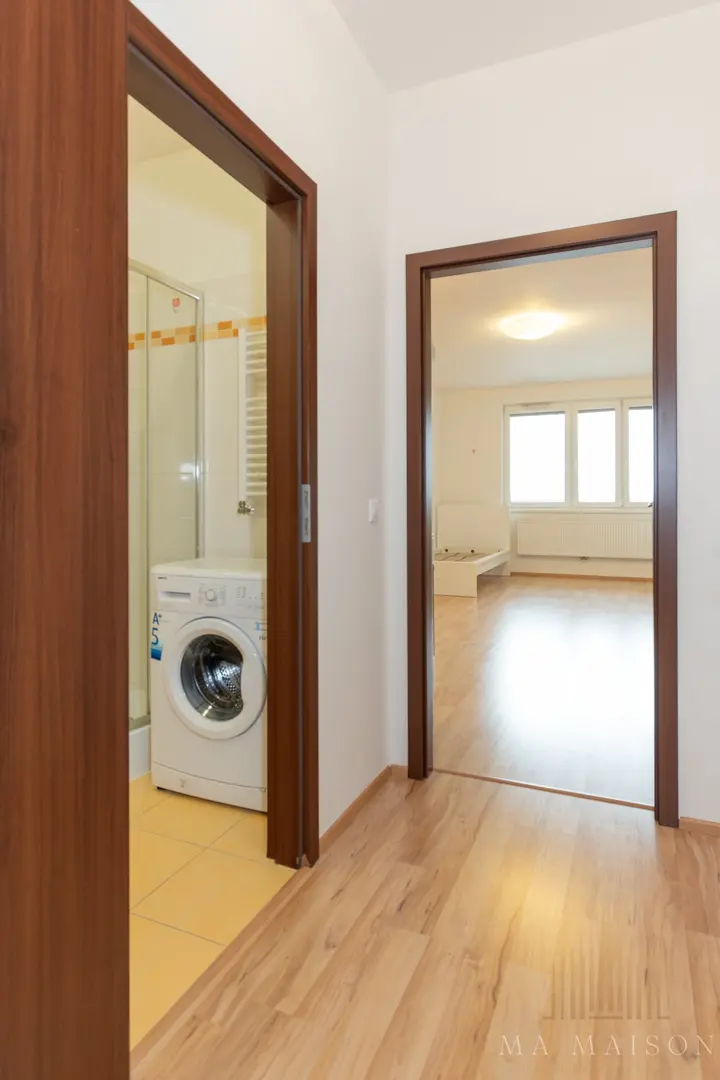 Prodej bytu 1+kk, 33 m² - Praha - Vysočany