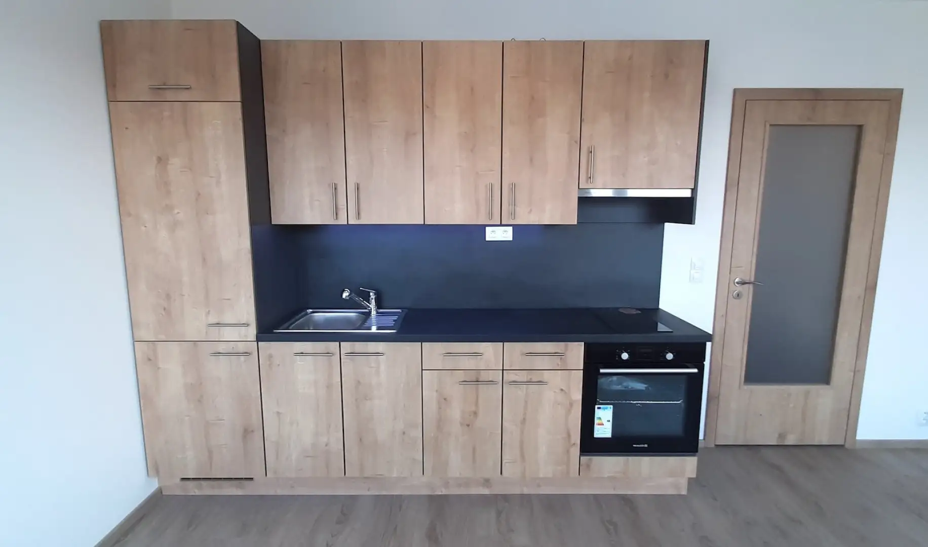 Pronájem moderního bytu 1+kk, 33 m2 + balkon,  Praha 7 - Holešovice