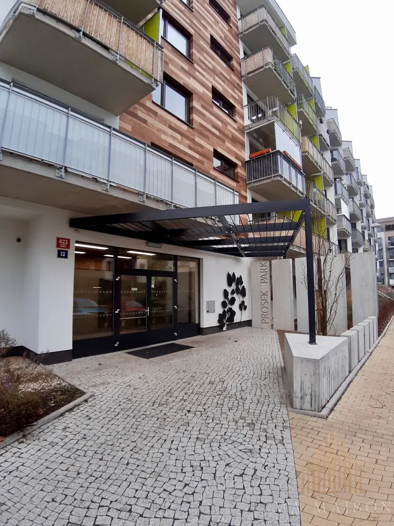 Pronájem bytu 1+kk/B o výměře 32 m2 Praha Střížkov