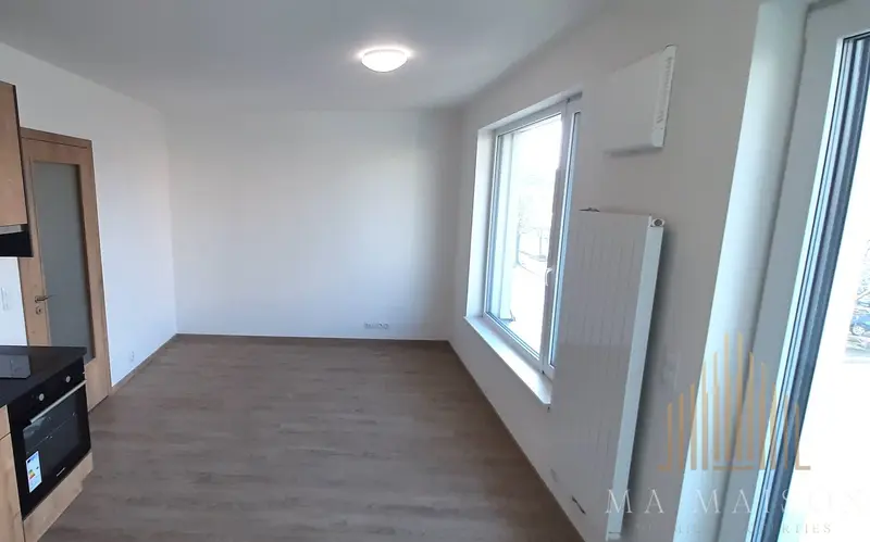 Pronájem moderního bytu 1+kk, 33 m2 + balkon,  Praha 7 - Holešovice