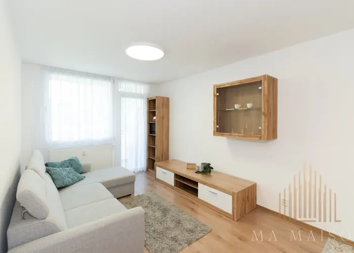 Pronájem bytu 2+kk 57 m², Praha - Hloubětín