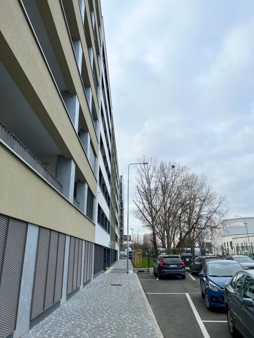 Pronájem bytu 2+kk, 43m², ulice Jankovcova 1629/65, Praha - Holešovice
