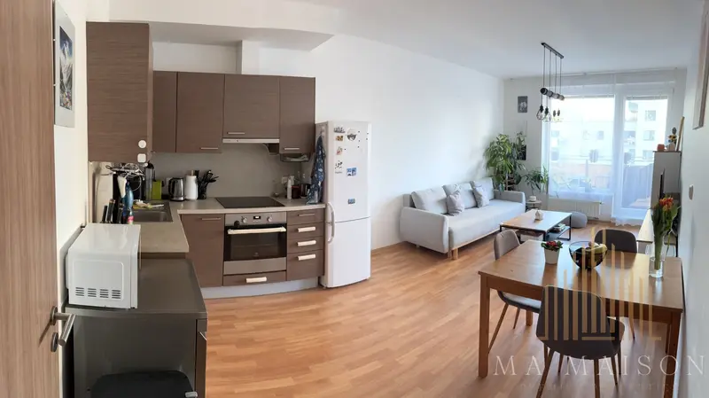 Pronájem bytu 2+kk s balkonem a garáží, ul. Pod Harfou, Praha - Vysočany