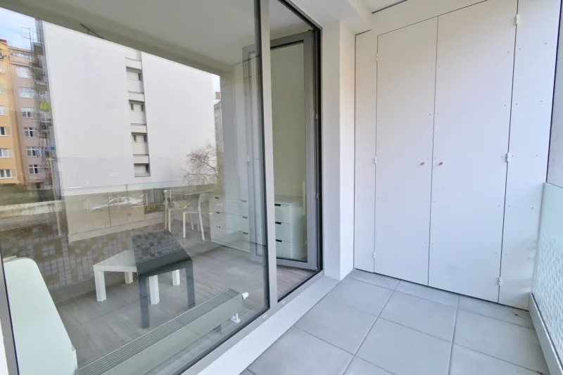 Pronájem bytu 1+kk o výměře 33 m² s lodžií v lokalitě Praha - Košíře
