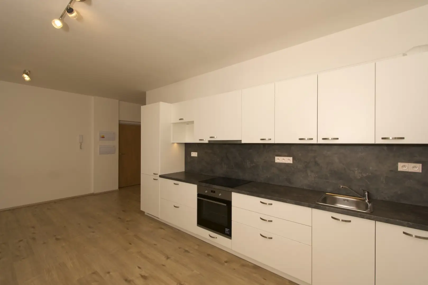 Pronájem bytu 2+kk/B/G/S, 45 m², nezařízený, Rakovník II