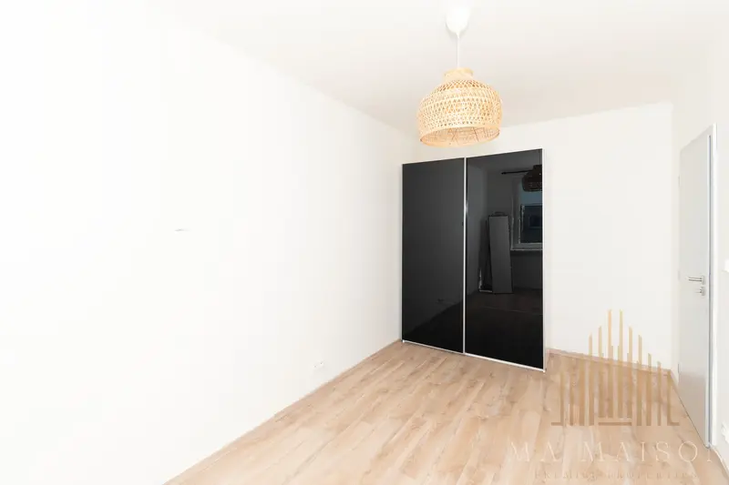 Pronájem slunného bytu 2+kk, 41 m², zařízený, Praha - Modřany