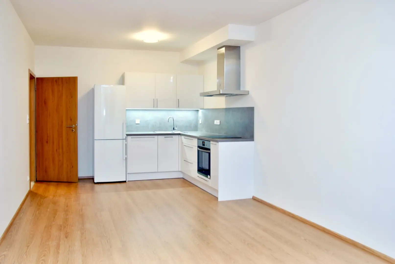 Pronájem bytu 2+kk o výměře 54 m²  Praha - Střížkov